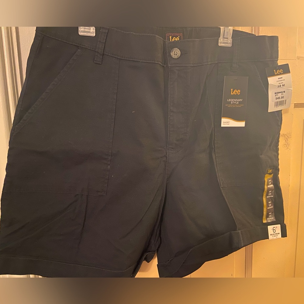 Black Lee shorts